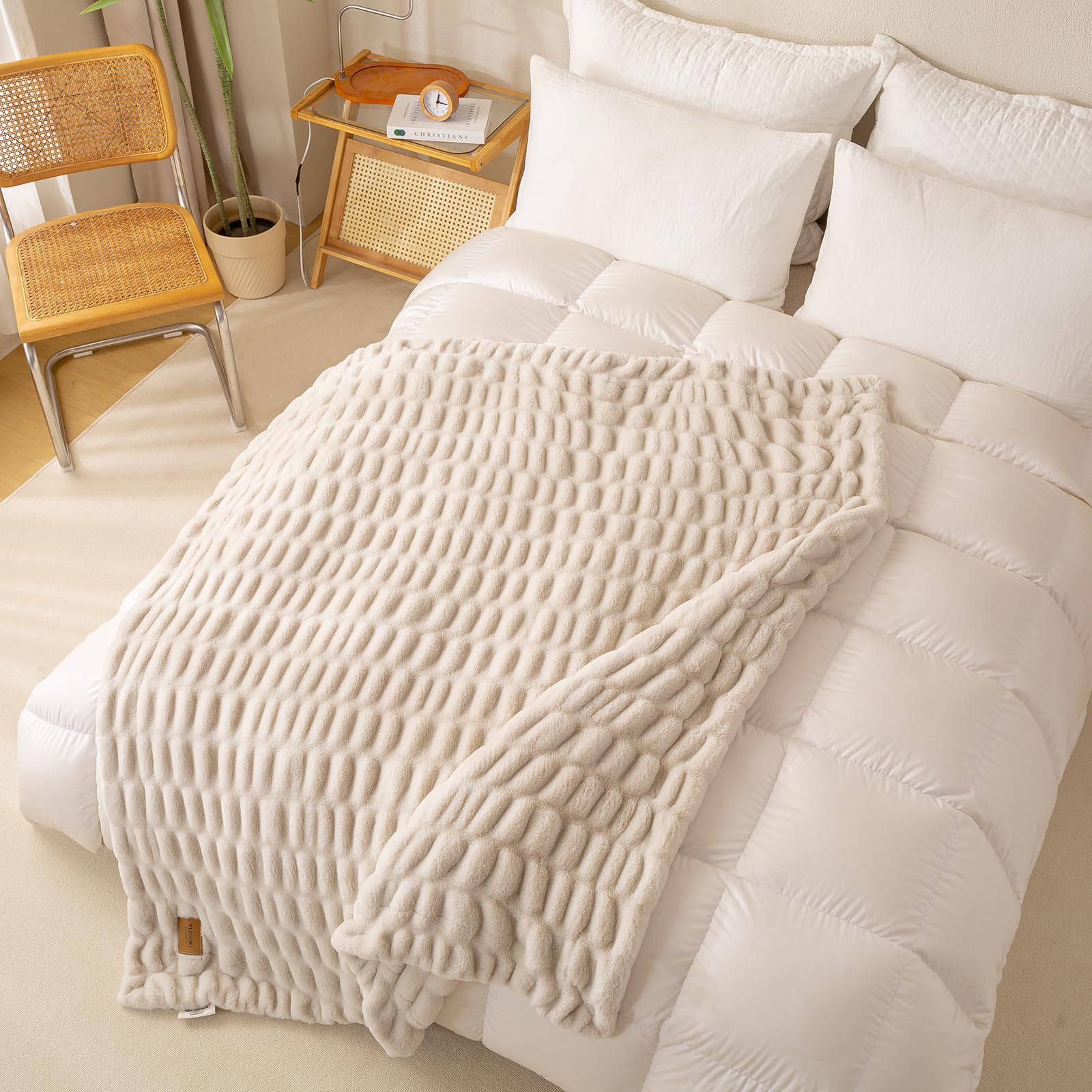 YUSOKI fur throw presented as a premium gift-ready piece.