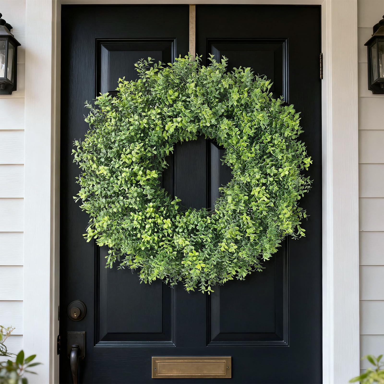 YXZZWL small-leaf boxwood wreath close-up showcases fuller delicate texture