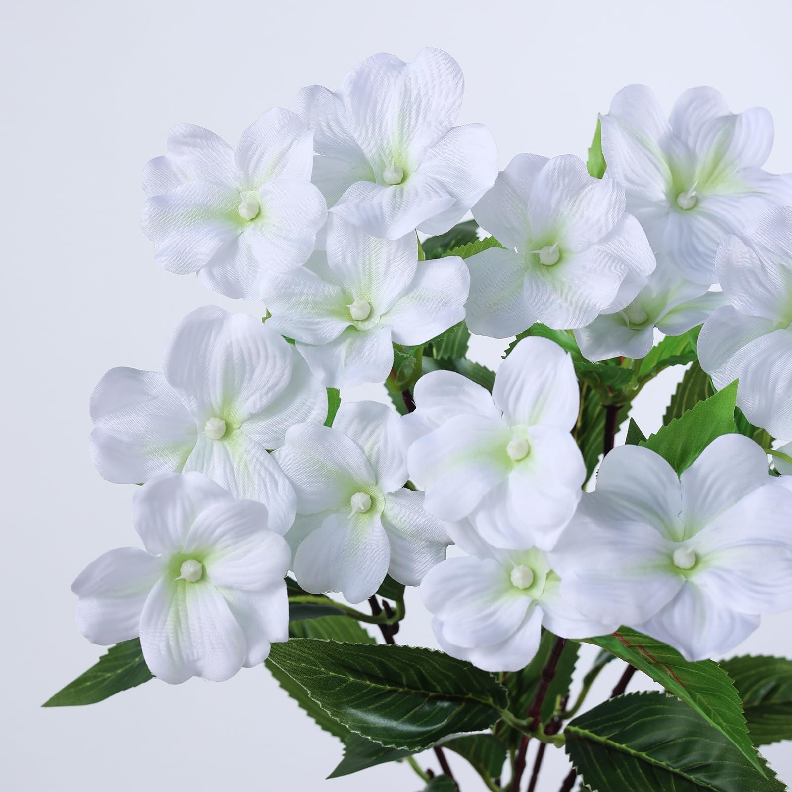 YXZZWL waterproof silk impatiens withstand sun without fading outdoors.