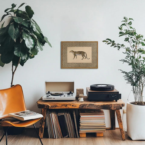 YYNISPIN leopard artwork makes a thoughtful gift for nature lovers.