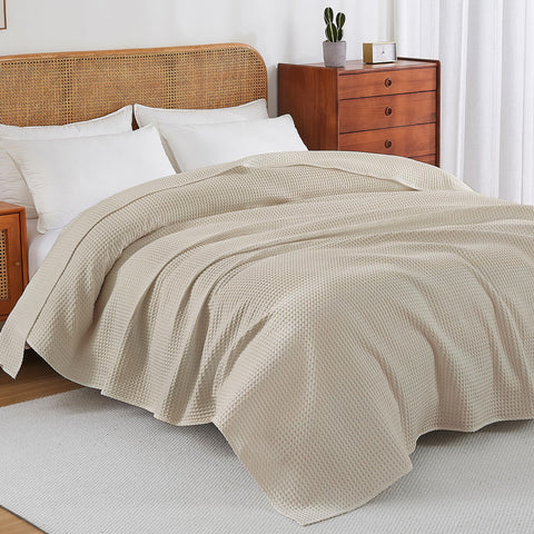 Zaizaihome waffle throw close-up reveals breathable cotton weave for all-season comfort.