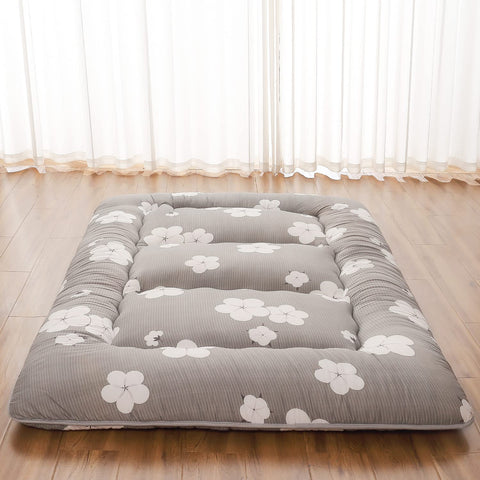 Zelladorra Japanese floor mattress with storage bag for easy transport