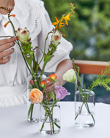 ZENS wedding table decor vase set for compact, stylish arrangements.
