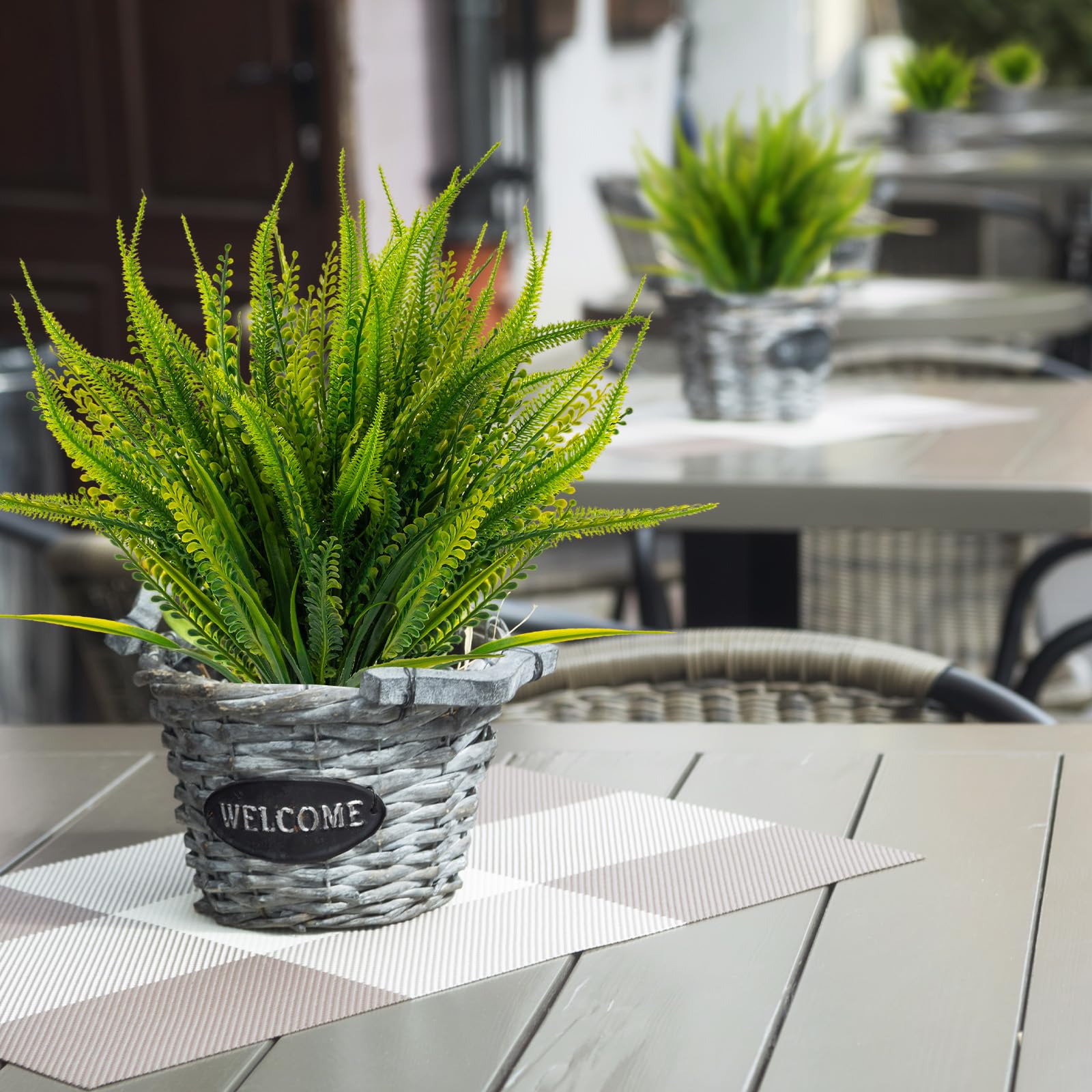 ZEOSTARO fake fern bundles are easy to arrange for indoor or outdoor decor