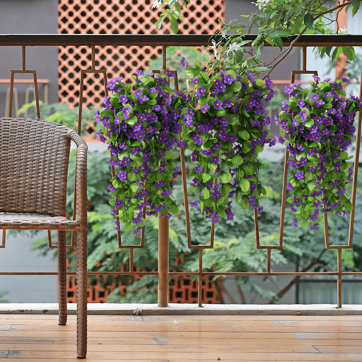 ZFProcess violet ivy outdoor-friendly arrangement resists sun fading.