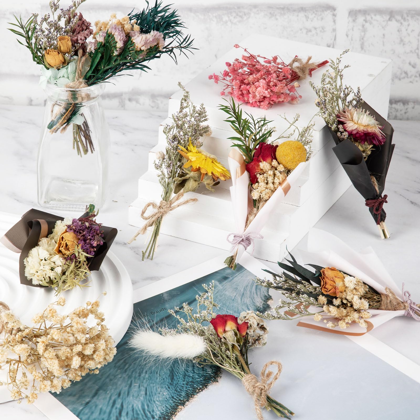 ZHWKMYP dried flowers close-up highlights delicate petals and color variations for crafts.