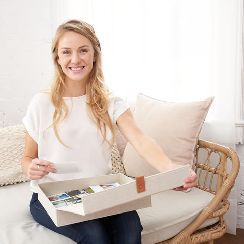 ZICOTO dust-protection flip lid keeps cards and photos clean.