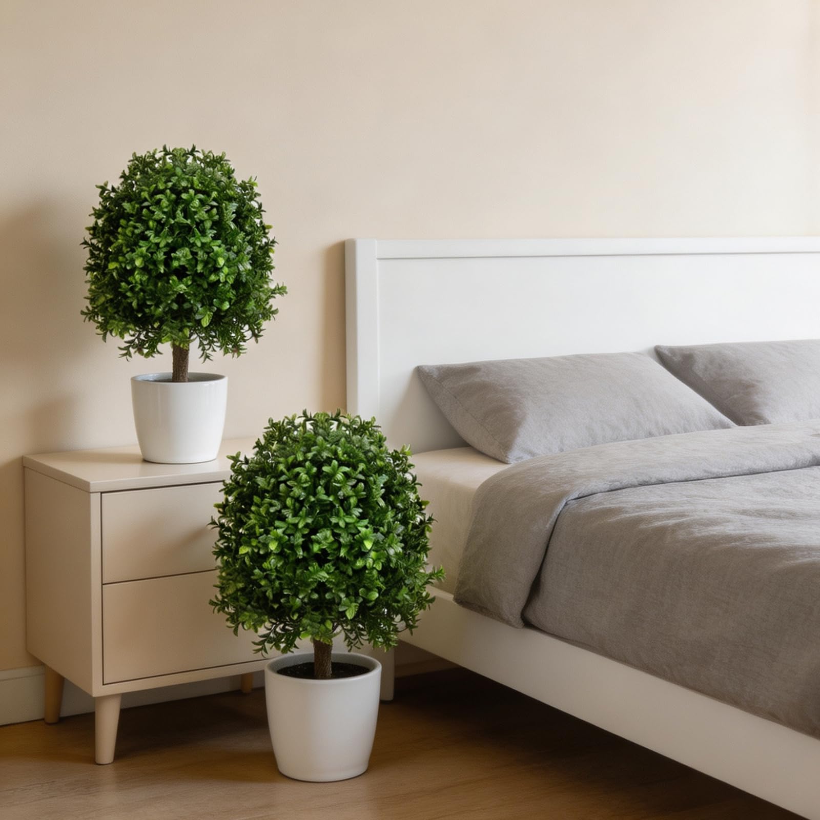 Zilithra weather-resistant design withstands sun and rain for outdoor use.