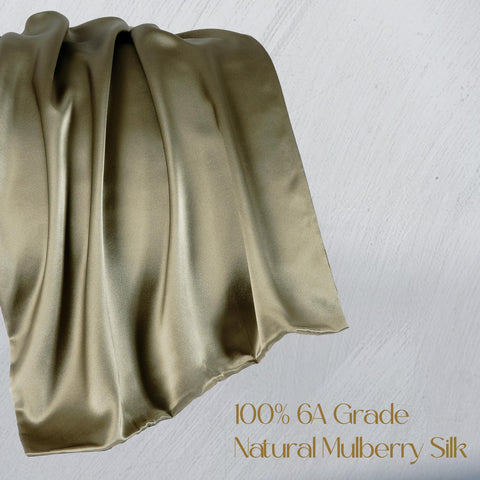 ZIMASILK hidden zipper design demonstrates secure closure for overnight use.