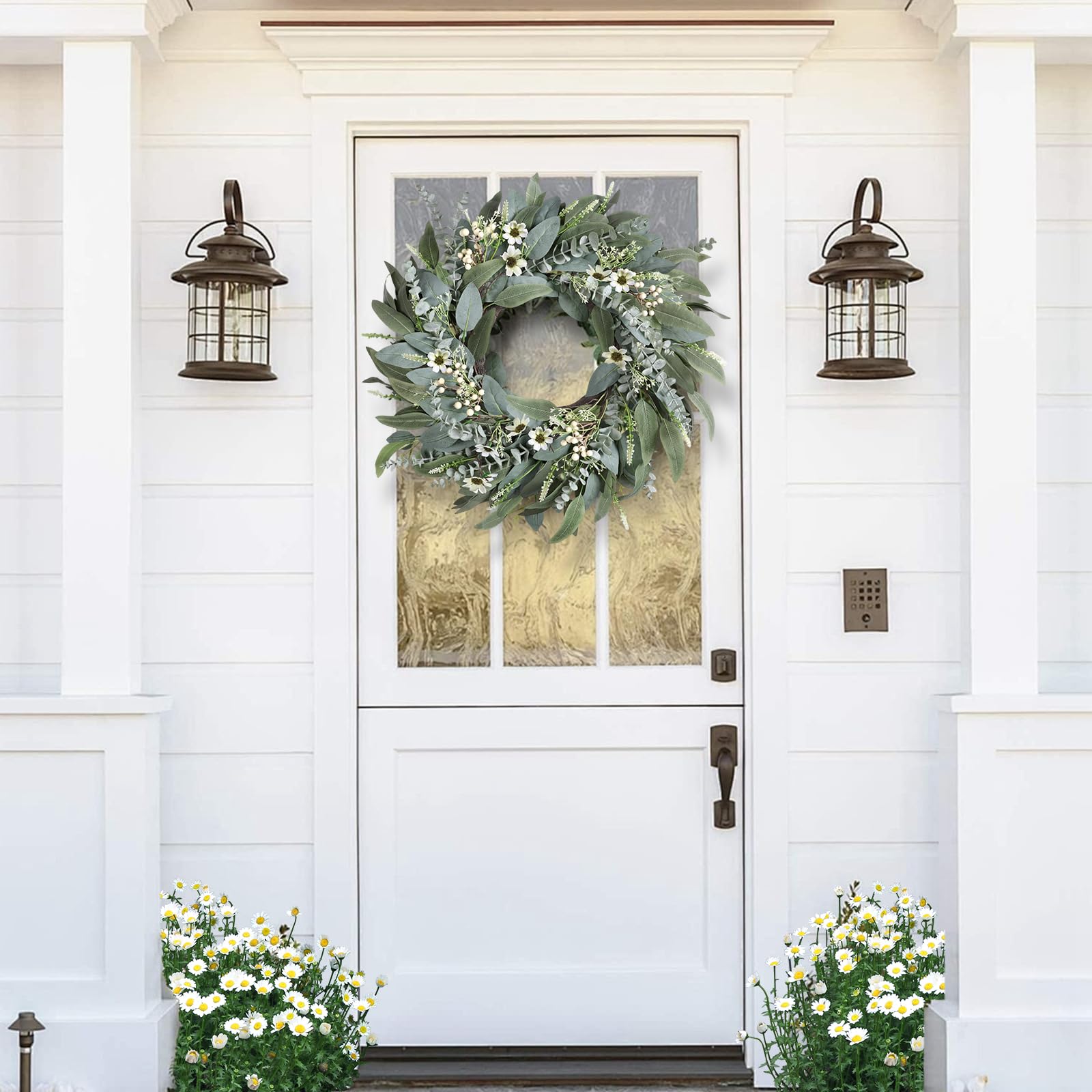 Zmtyykh built-in vine loop makes hanging easy on any door.