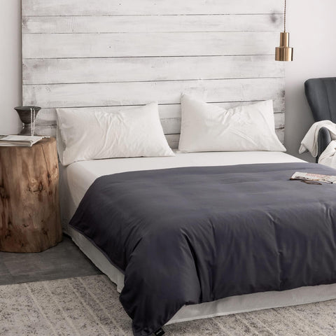 ZonLi all-season duvet cover enhances comfort for year-round use.