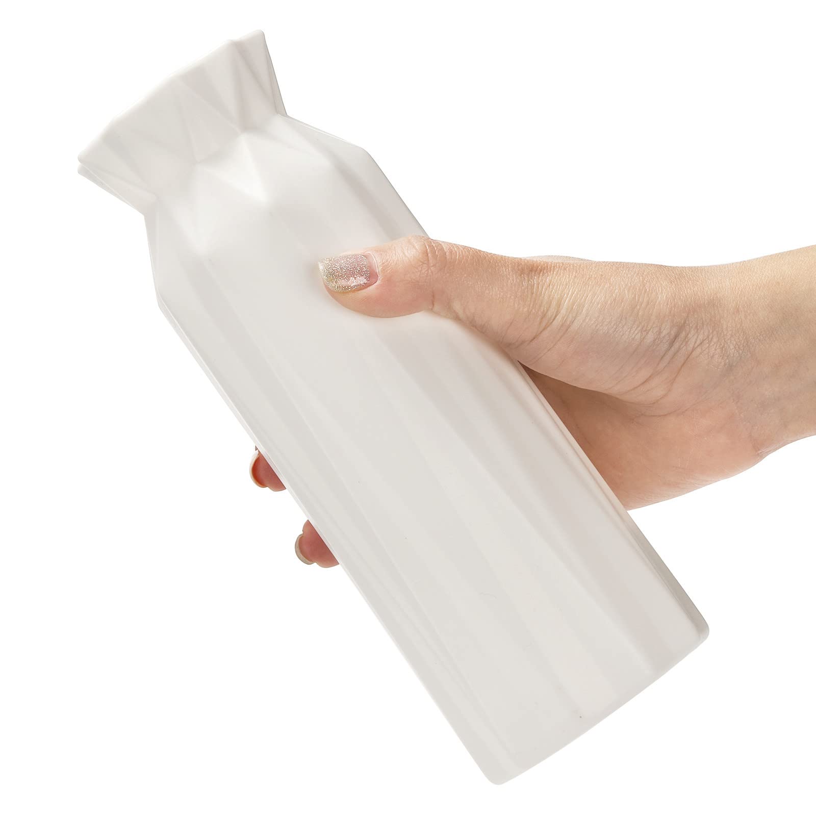 ZOOFOX 10-pack dining room vases in white origami design.
