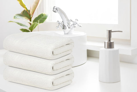 ZUPERIA 100% cotton hospitality towels 22x44 inches suited for guest rooms.