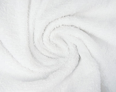 ZUPERIA 100% cotton white bath towel, lightweight and absorbent for daily use.