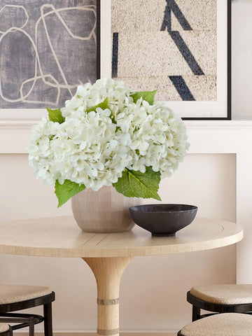 ZYTUYO ivory white hydrangea flower head detail shows soft petals