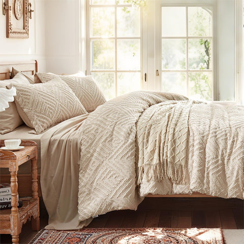 Zzlpp Queen pillow shams and pillowcases complete a polished bed setup.