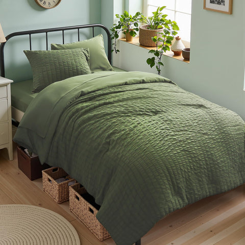 Zzlpp twin comforter in olive green seersucker for all-season warmth and texture.